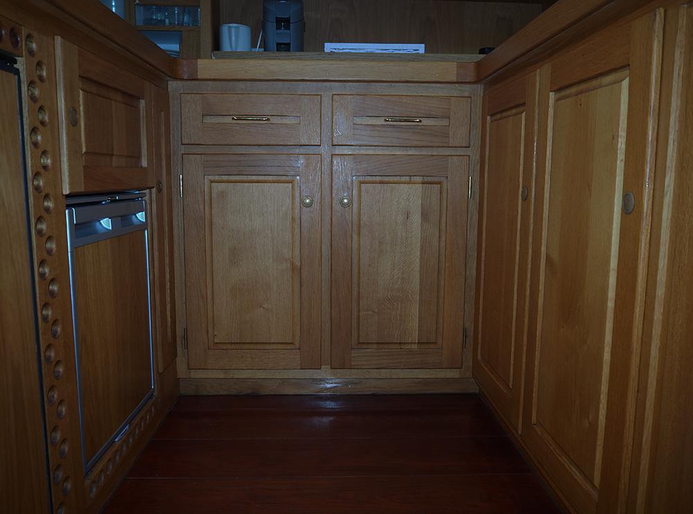 Saloon, Accommodation